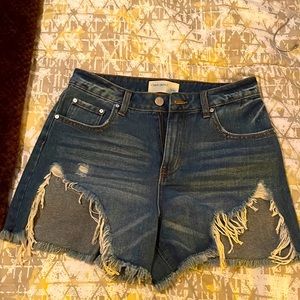 Banjara high rise mom blue Jean shorts curve love. Size 9/28